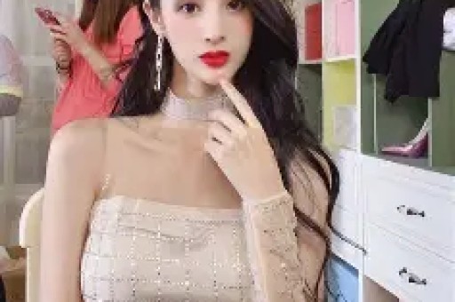 46岁张柏芝三亚度假被拍无滤镜生图：腰间一点肉引发全民审美大辩论