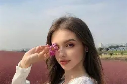 网红摊主鹅腿阿姨塌房后更多黑料被曝光儿子天天开豪车游玩