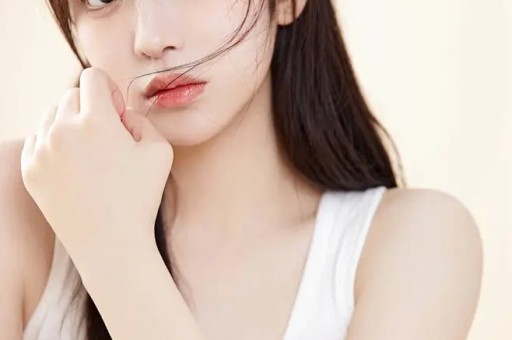 同一账号性别、体型变来变去 医美种草贴真实性存疑