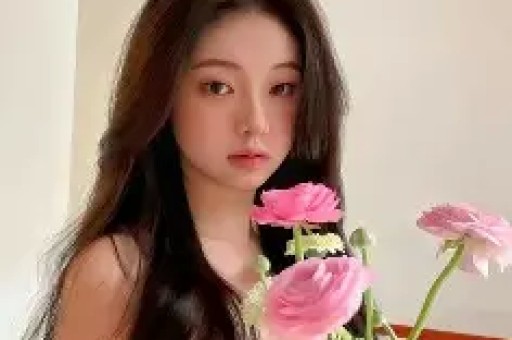 他们是陌生人旅行搭子在路上聊了很多各种奇葩事儿谁能想到两周后小鹿和老张的旅程回到了起点老张发布了三条视频